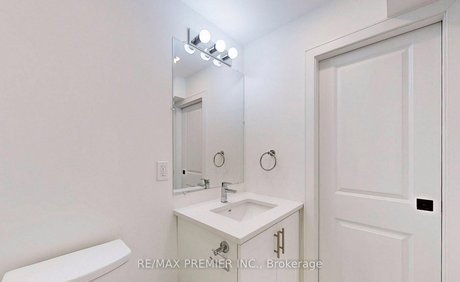 208 McRoberts Avenue W, Unit Lower - Photo 11