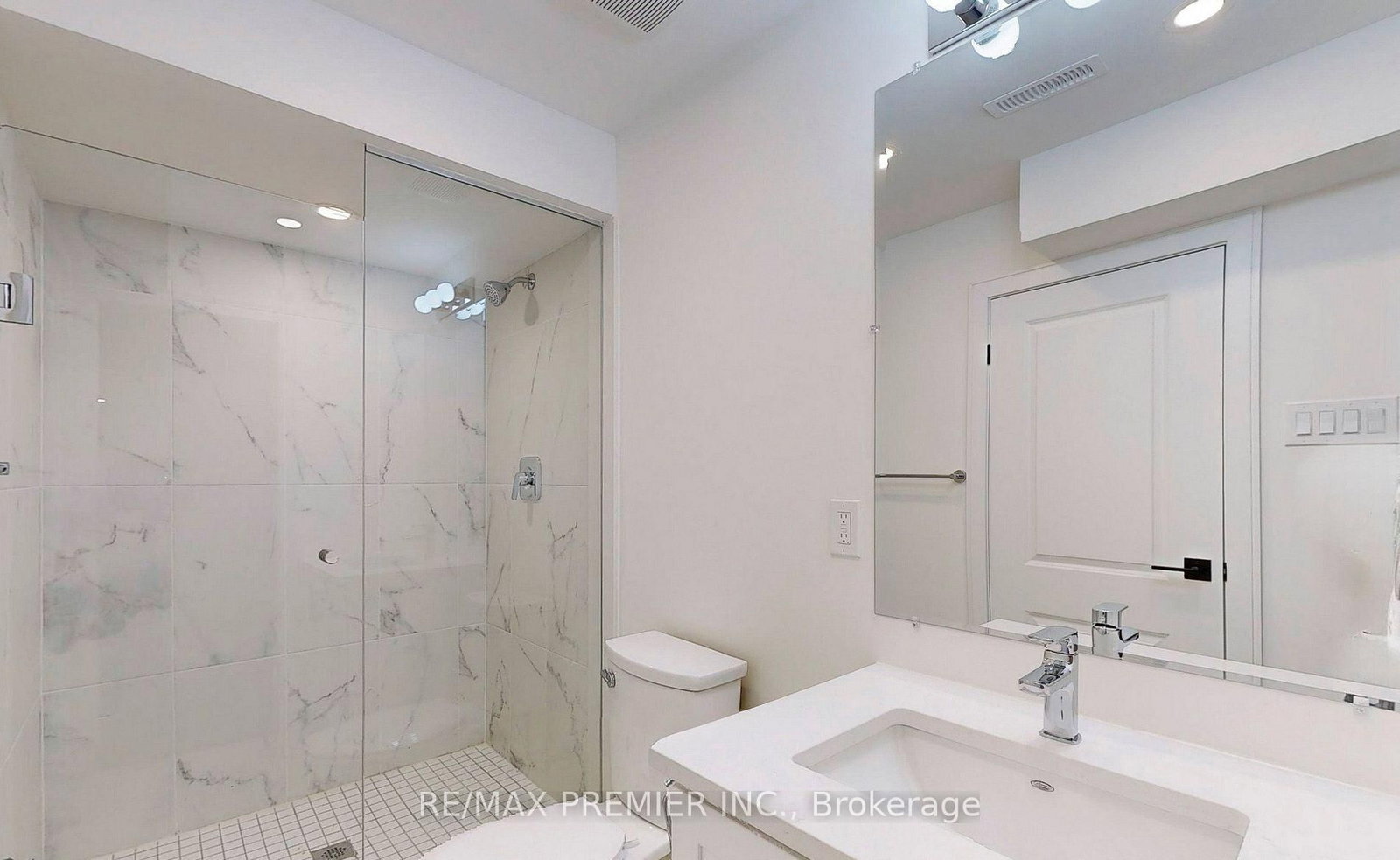 208 McRoberts Avenue W, Unit Lower - Photo 12