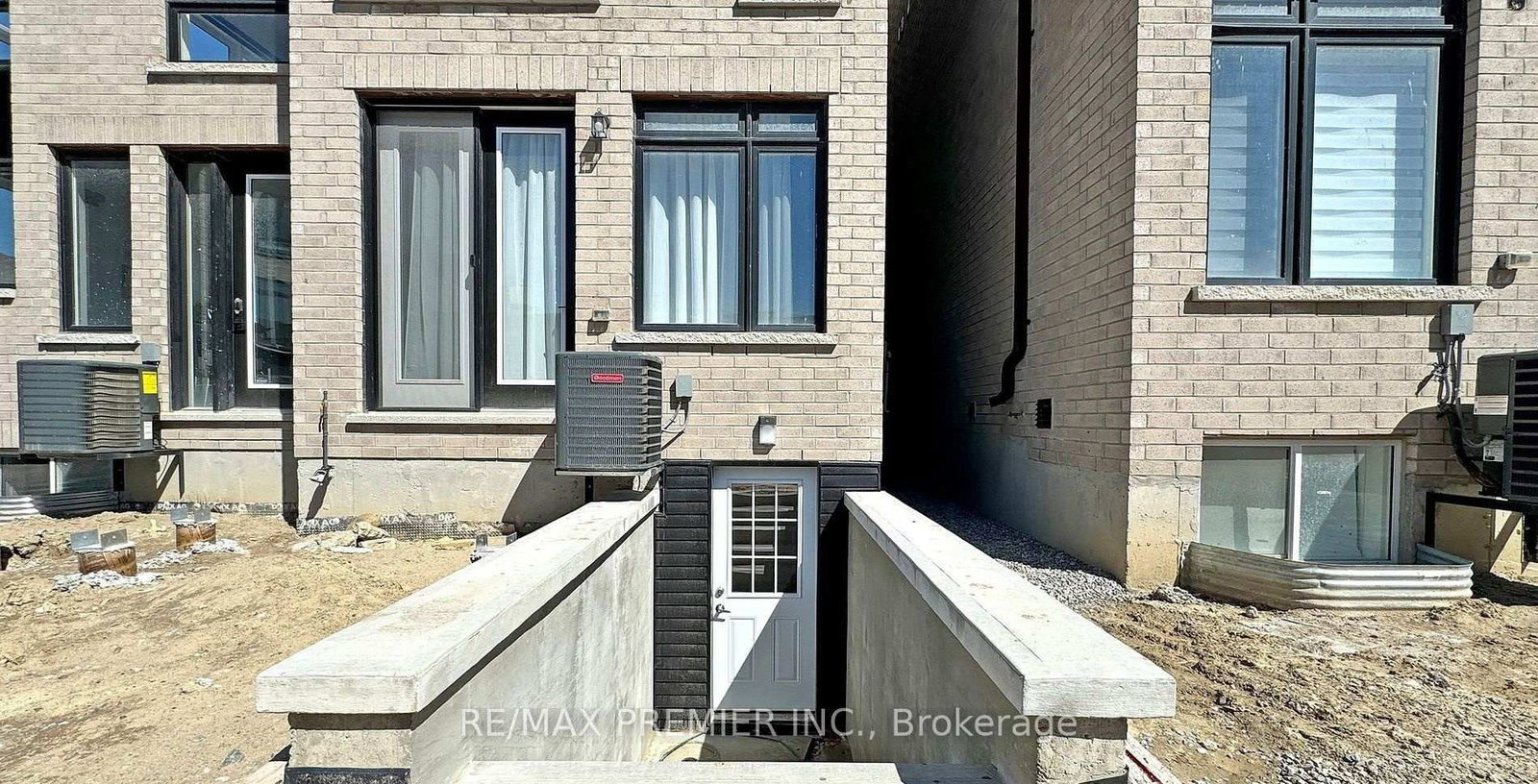 208 McRoberts Avenue W, Unit Lower - Photo 18