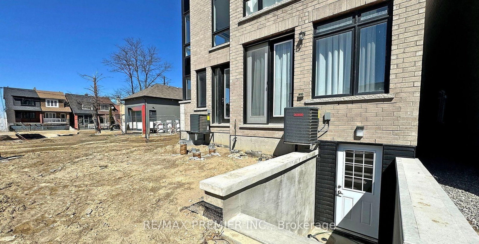 208 McRoberts Avenue W, Unit Lower - Photo 19