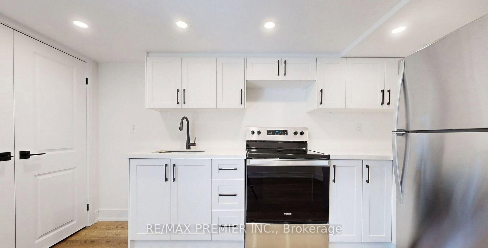 208 McRoberts Avenue W, Unit Lower - Photo 4