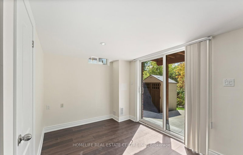 42 Arrowpoint Dr, Brampton, L6Y 0Y8 | Image 2