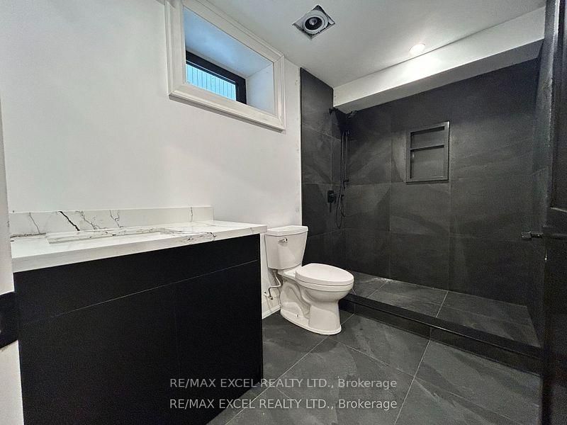 34 Raymond Avenue - Photo 20