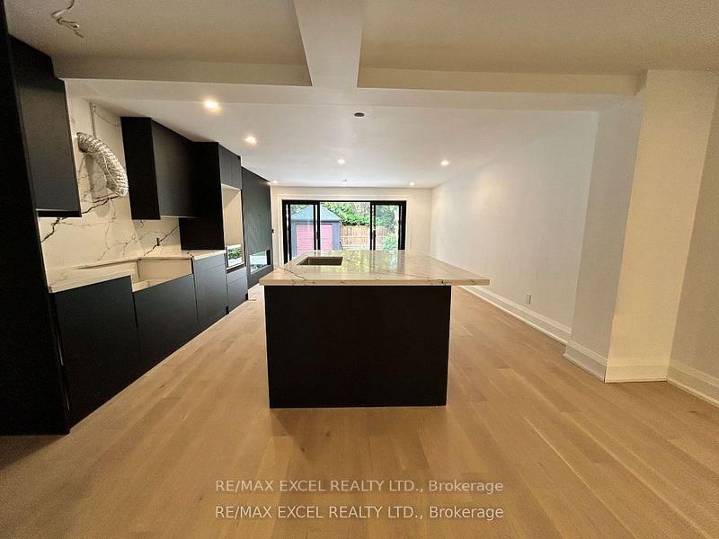 34 Raymond Avenue - Photo 3