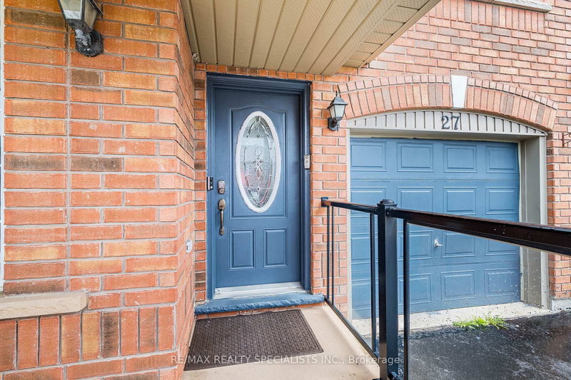 27 Wall St, Brampton, L6R 0N2 | Image 2