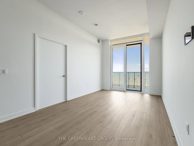 2613 - 1 Fairview Road E