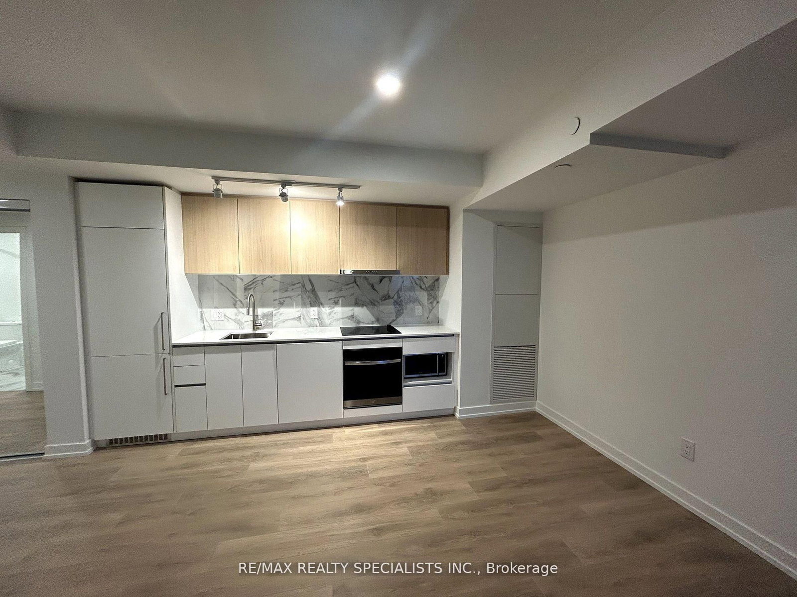 1100 Sheppard Avenue W, Unit 1005 - Photo 9