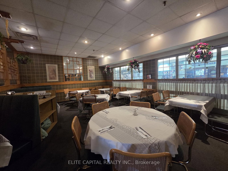 377 Burnhamthorpe Rd E, Mississauga, L5A 3Y1 | Image 2