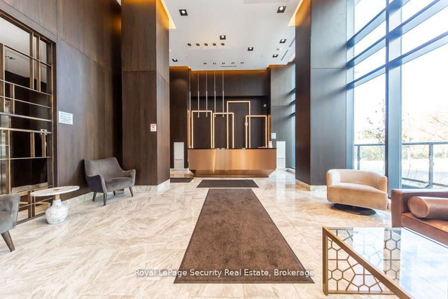 2009 - 1461 Lawrence Avenue W