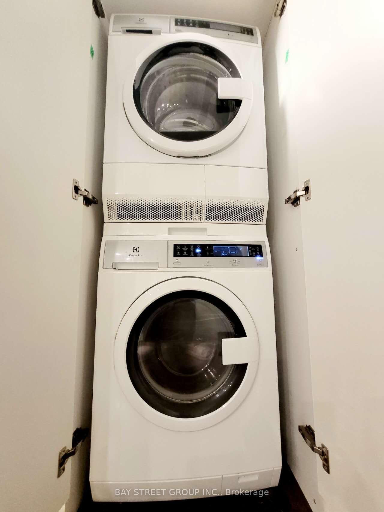 238 The West Mall - Photo 11