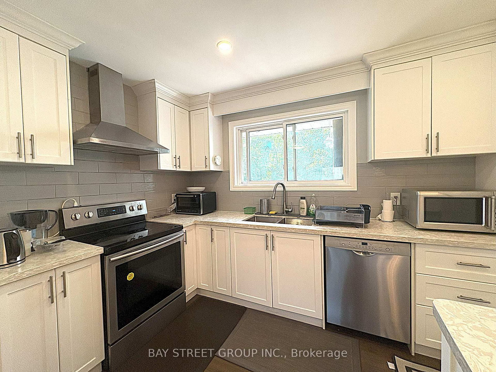 238 The West Mall - Photo 8