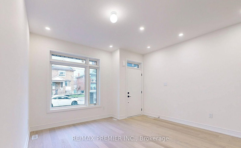 208 Mcroberts Ave, Toronto, M6E 4P5 | Image 3