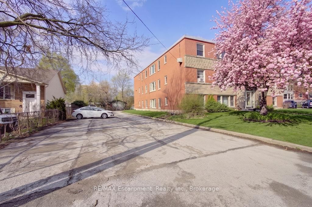830 Robinson Street, Unit 204 - Photo 17