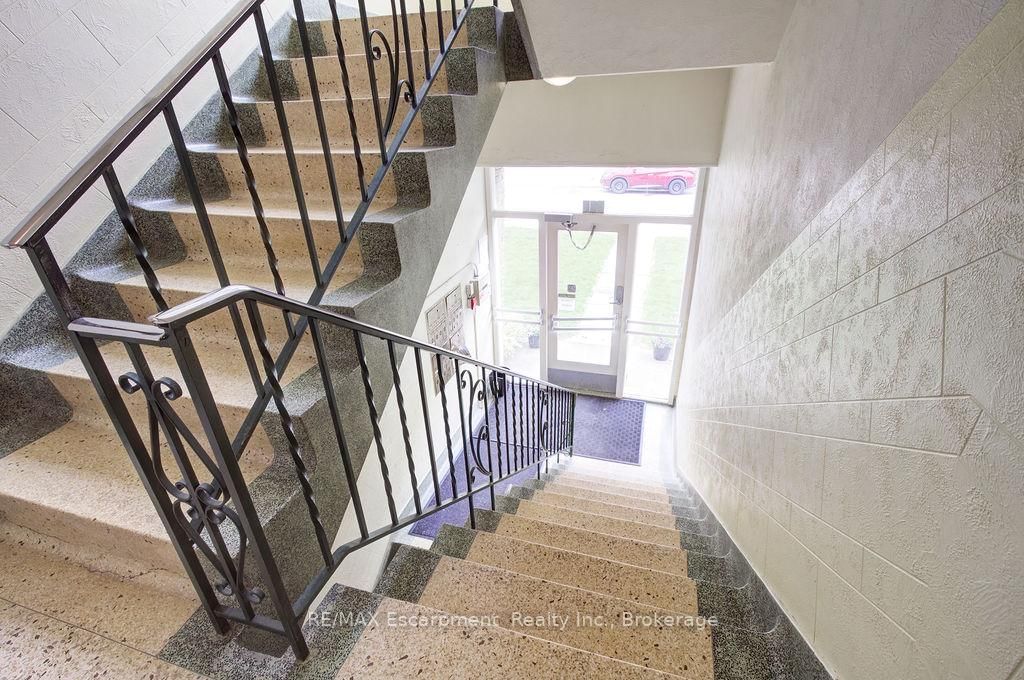 830 Robinson Street, Unit 204 - Photo 18