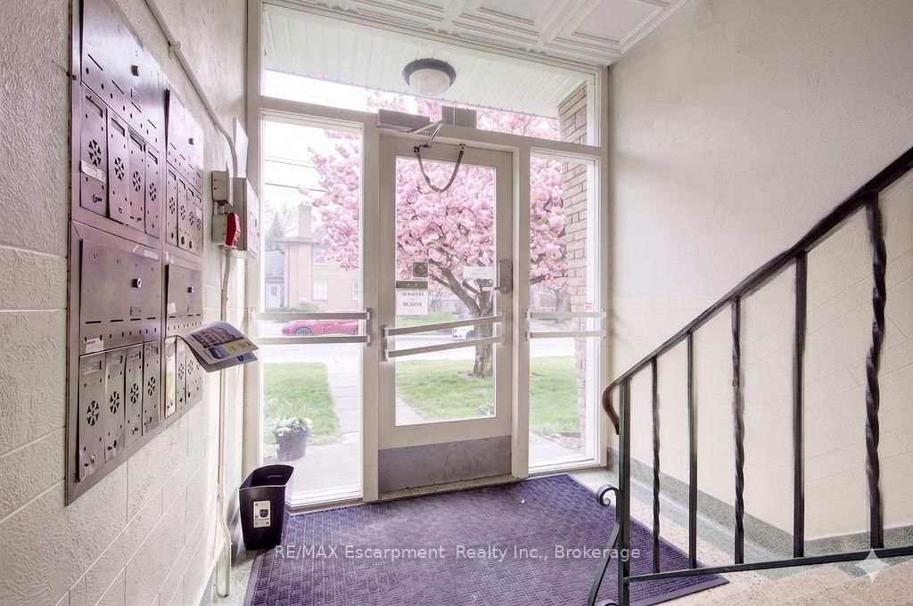 830 Robinson Street, Unit 204 - Photo 19