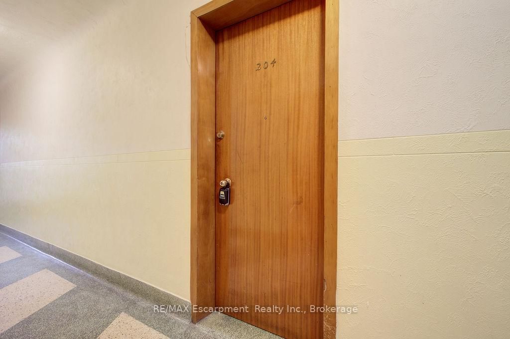 830 Robinson Street, Unit 204 - Photo 2