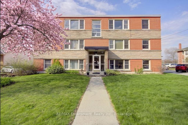 204 - 830 Robinson Street
