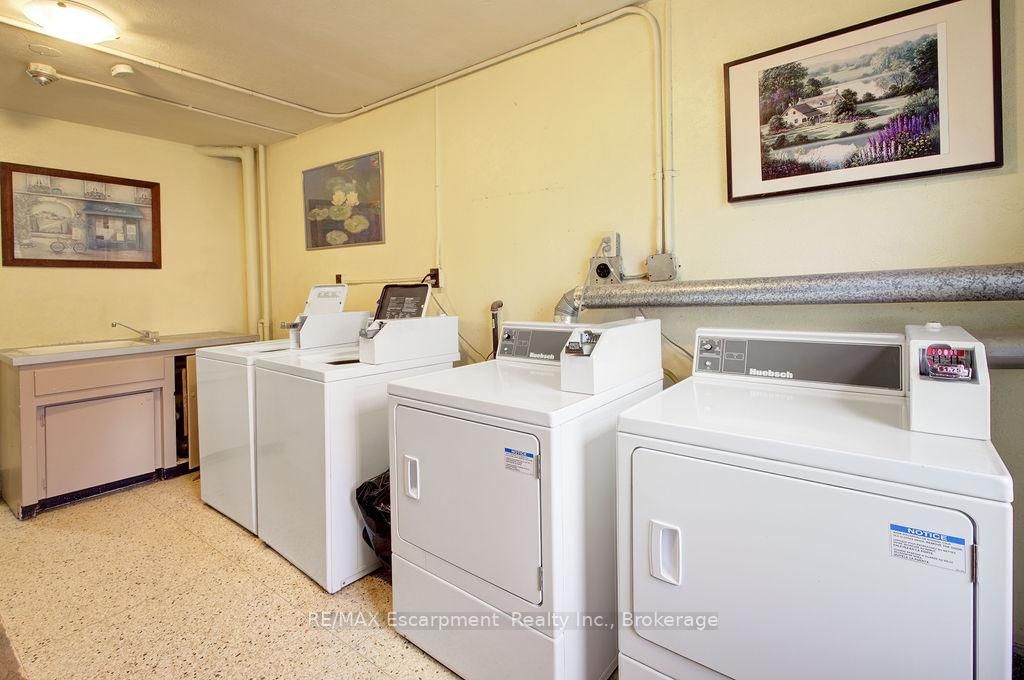 830 Robinson Street, Unit 204 - Photo 20