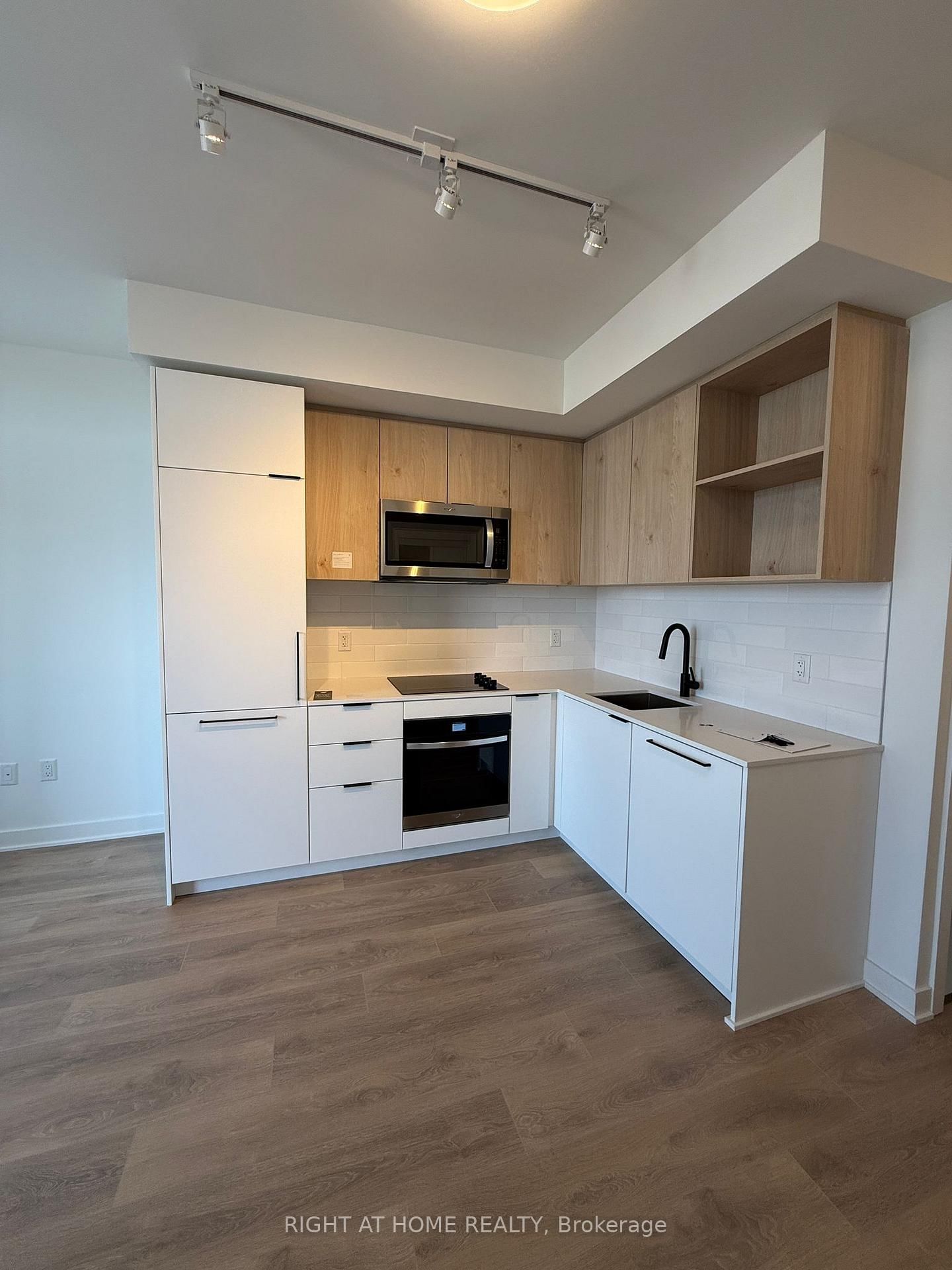 1245 Dupont Street, Unit 721 - Photo 8