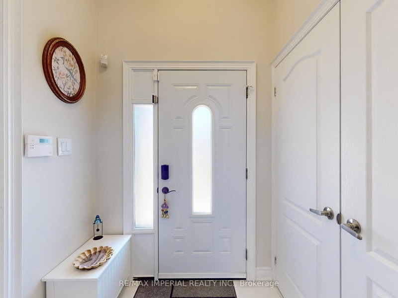 140 Romain Cres, Oakville, L6H 5A6 | Image 3