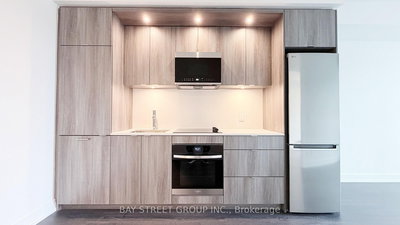 607-60 Central Park Roadway, Toronto, Ontario image-0-4