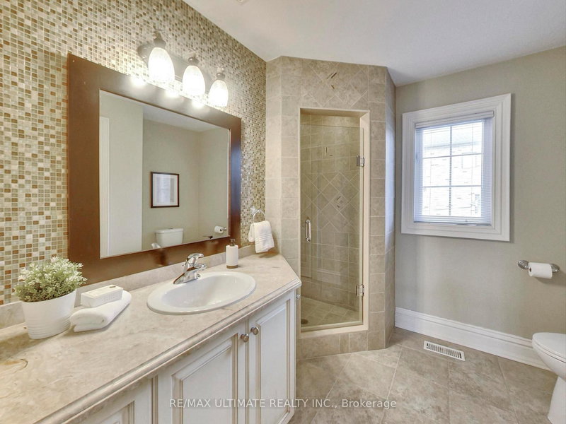 3 - 40 Harrow Dr, Toronto, M6M 2X3 | Image 2