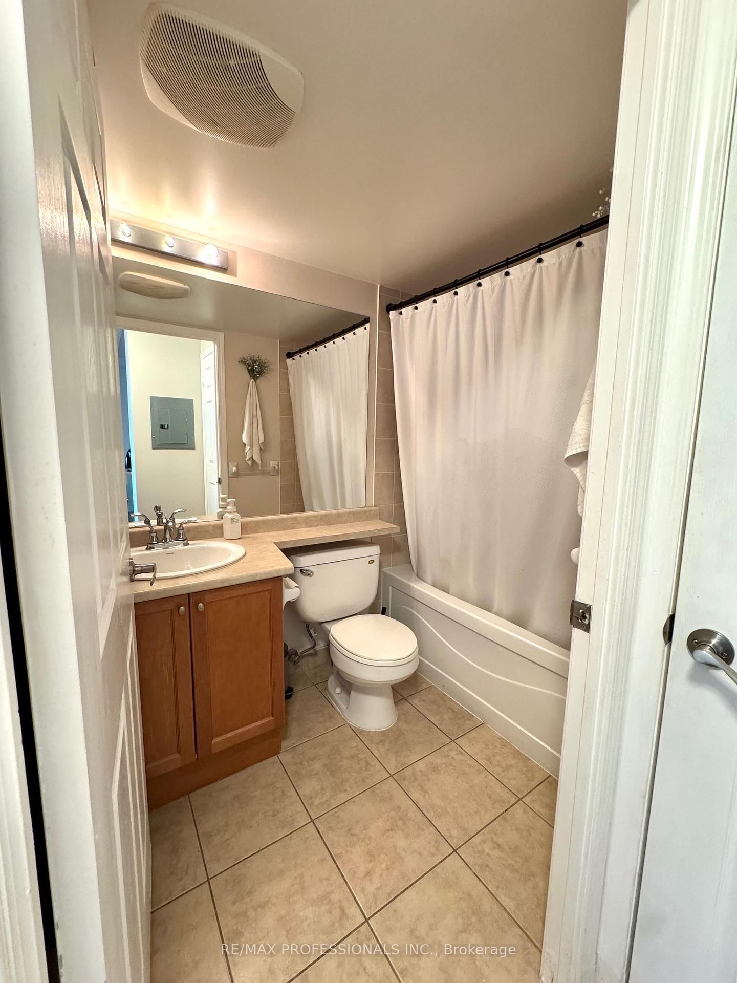 335 Rathburn Road W, Unit 917 - Photo 10