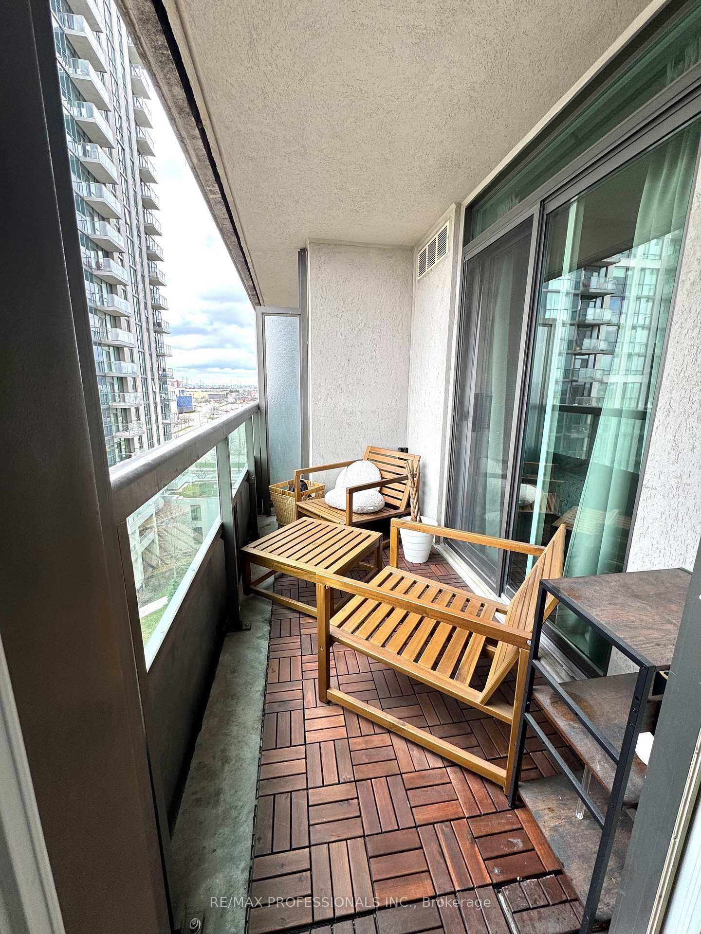335 Rathburn Road W, Unit 917 - Photo 11