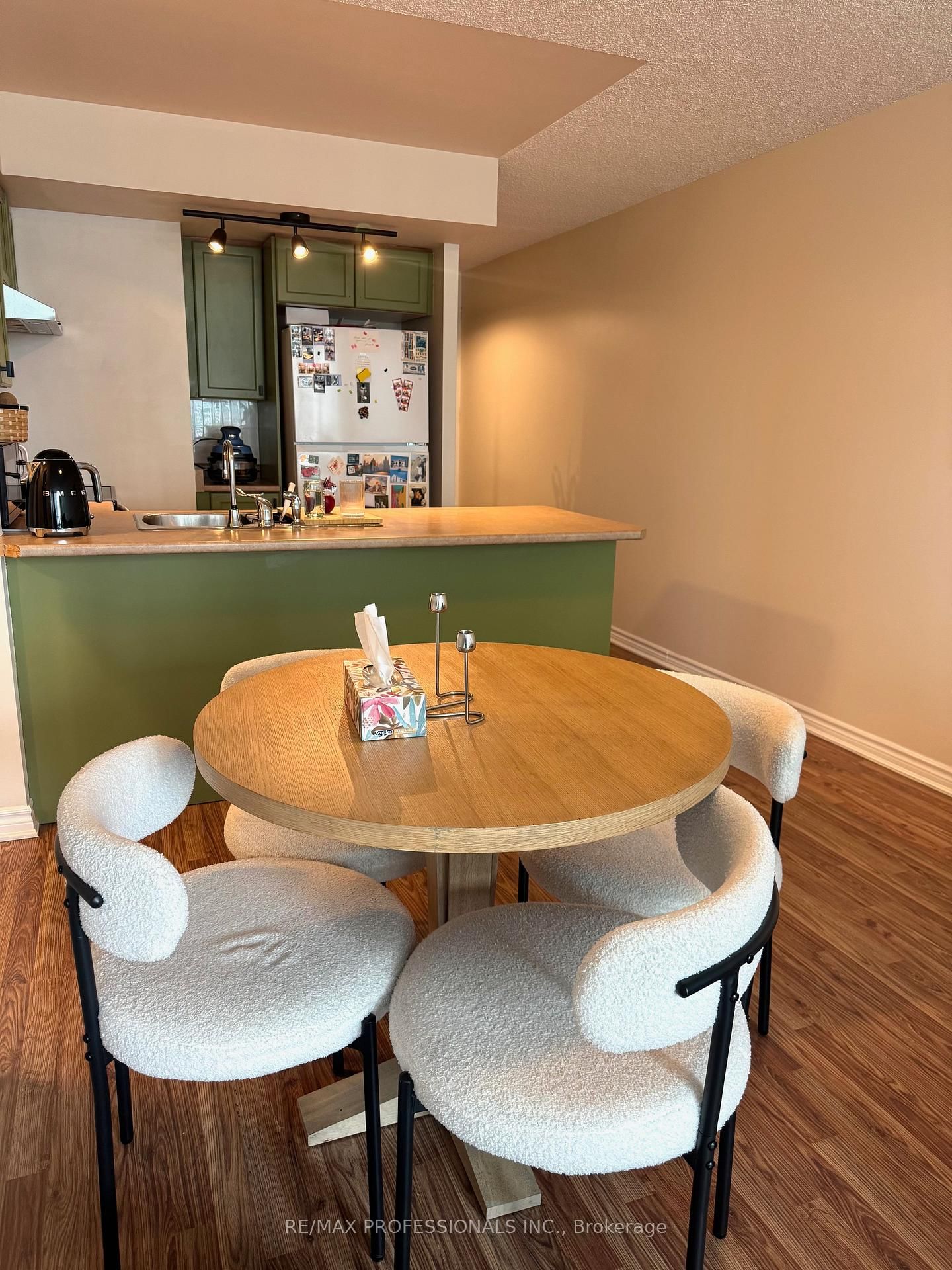 335 Rathburn Road W, Unit 917 - Photo 8