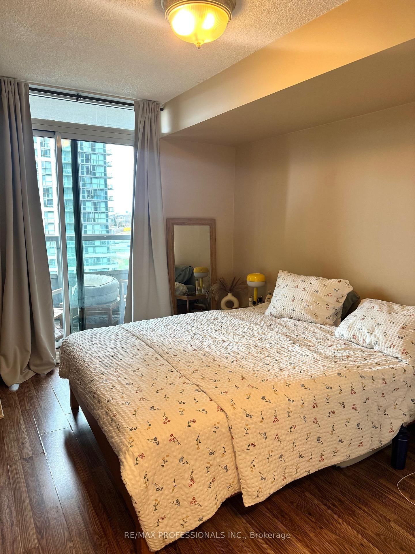 335 Rathburn Road W, Unit 917 - Photo 9