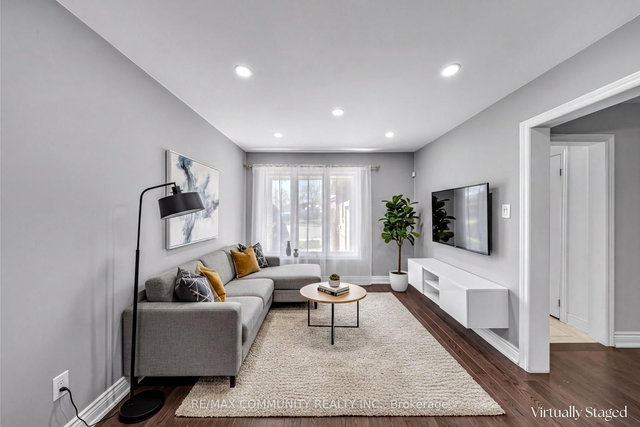 3275 Greenbelt Crescent