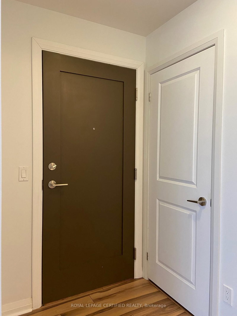 701 - 75 Eglinton Ave W, Mississauga, L5R 0E5 | Image 3