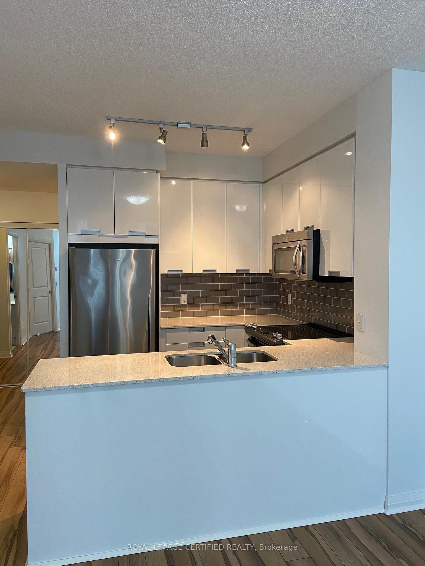 75 Eglinton Avenue W, Unit 701 - Photo 8