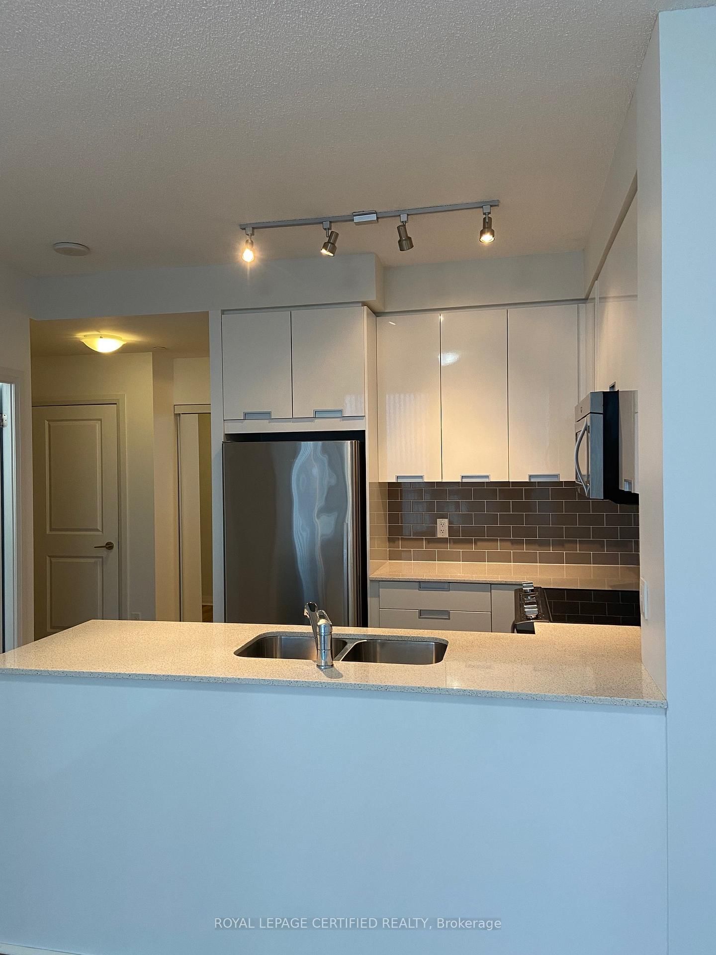 75 Eglinton Avenue W, Unit 701 - Photo 9