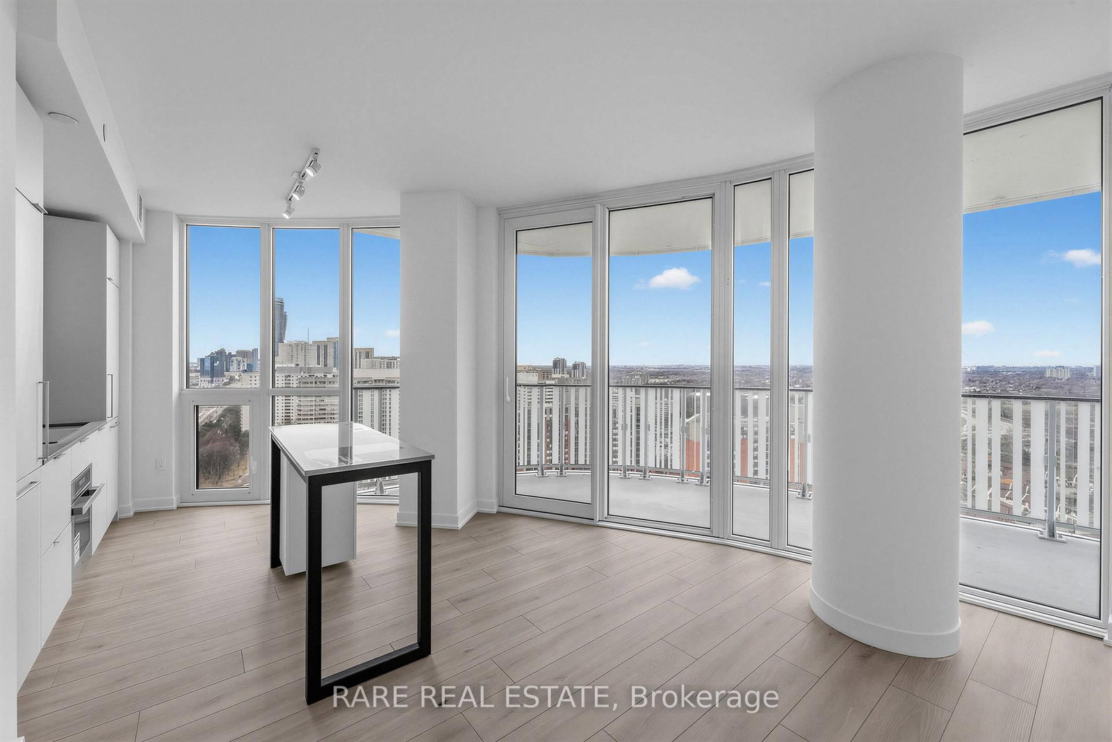 1 Fairview Road E, Unit 2004