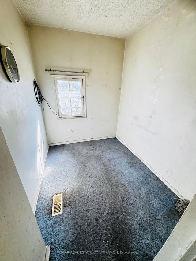 275 Salem Avenue
