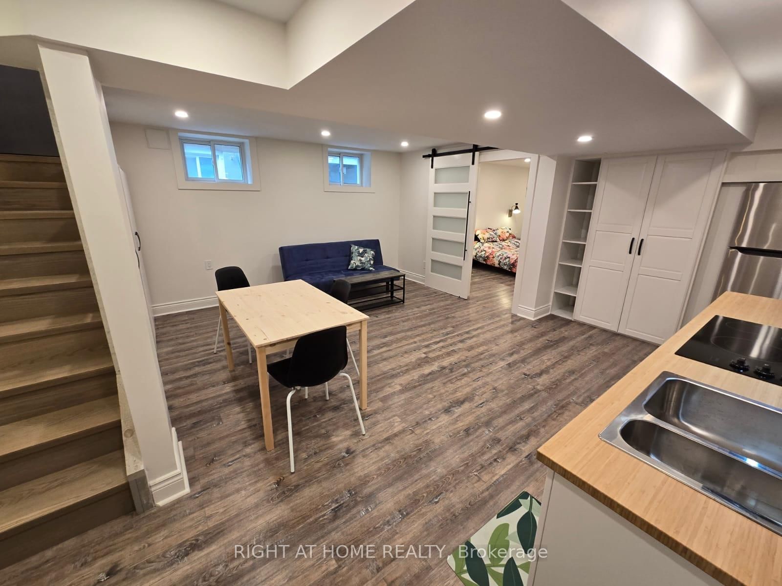 63 Queens Avenue, Unit B - Photo 3