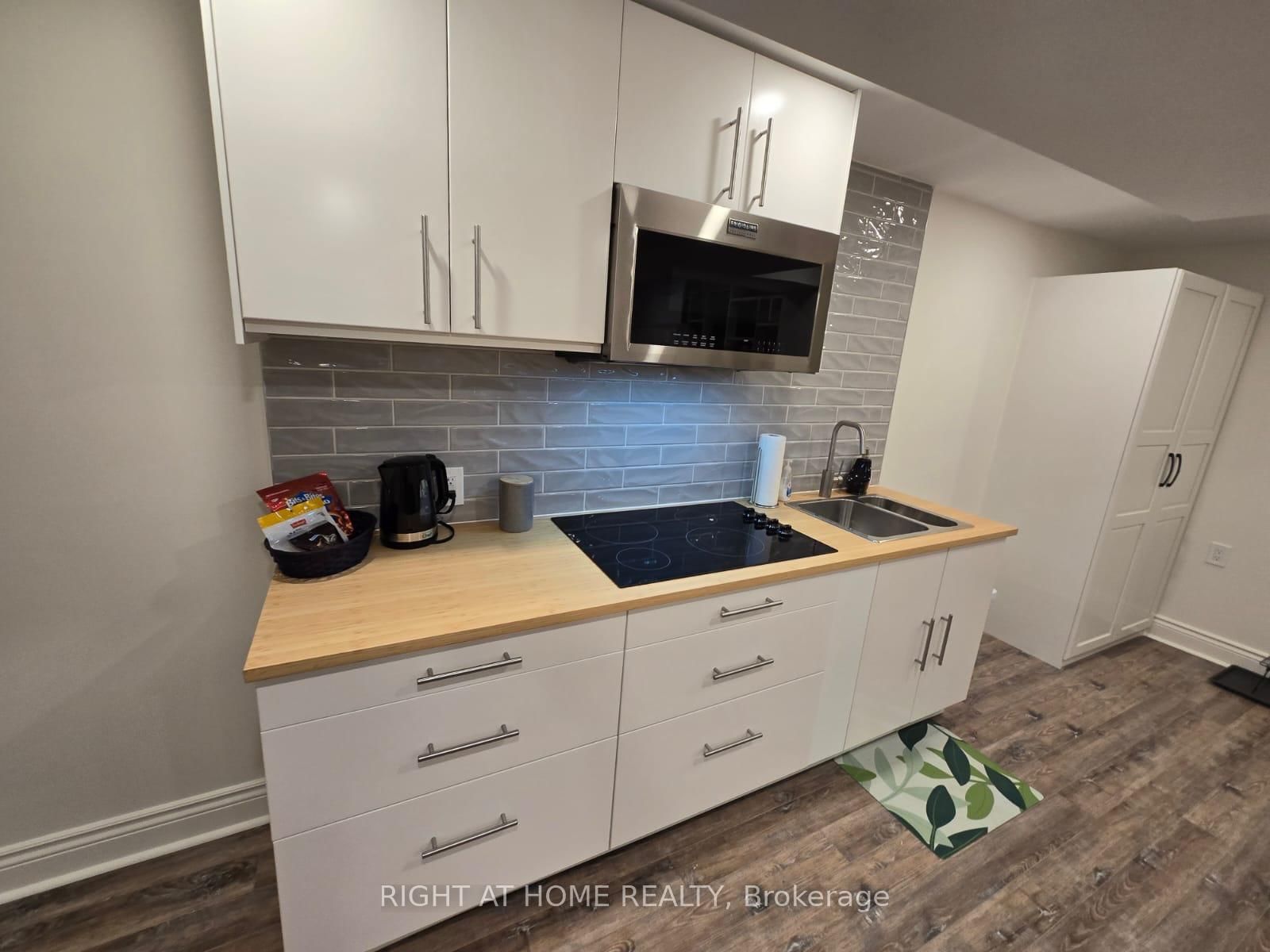 63 Queens Avenue, Unit B - Photo 6