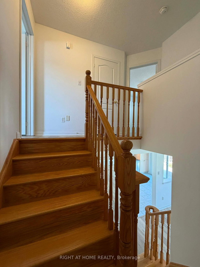 677 Irving Milton,ON L9T 6H6 — Photo 14