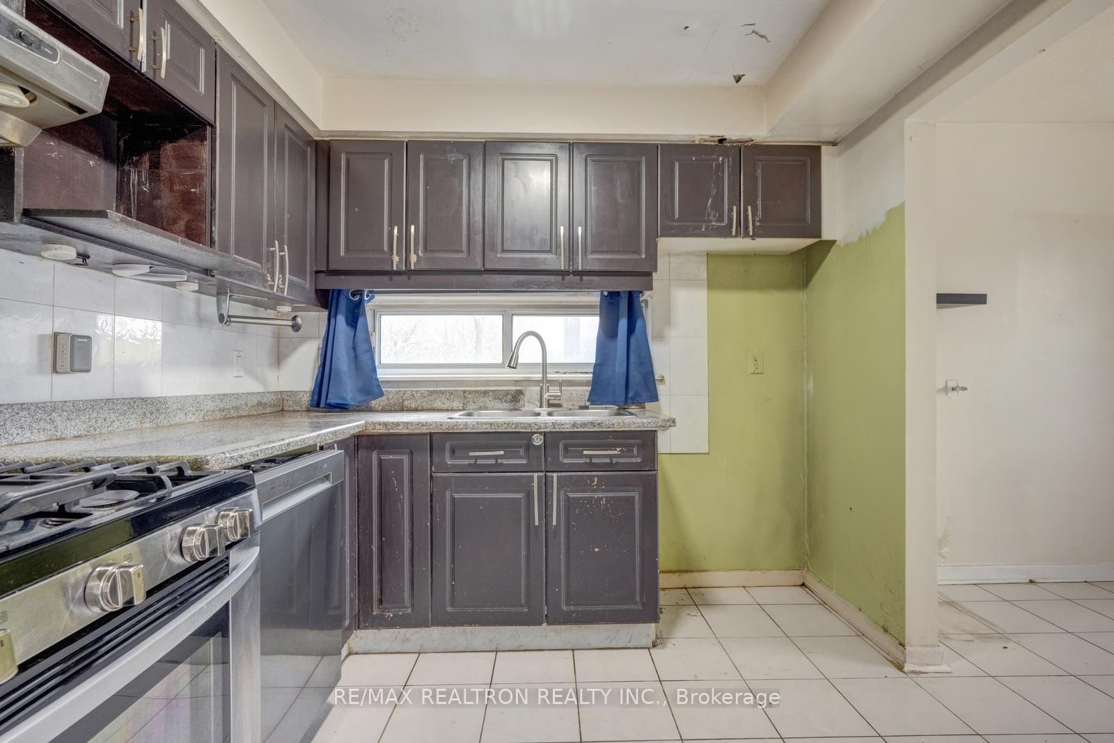 250 John Garland Boulevard • #106 • Toronto, ON photo 12