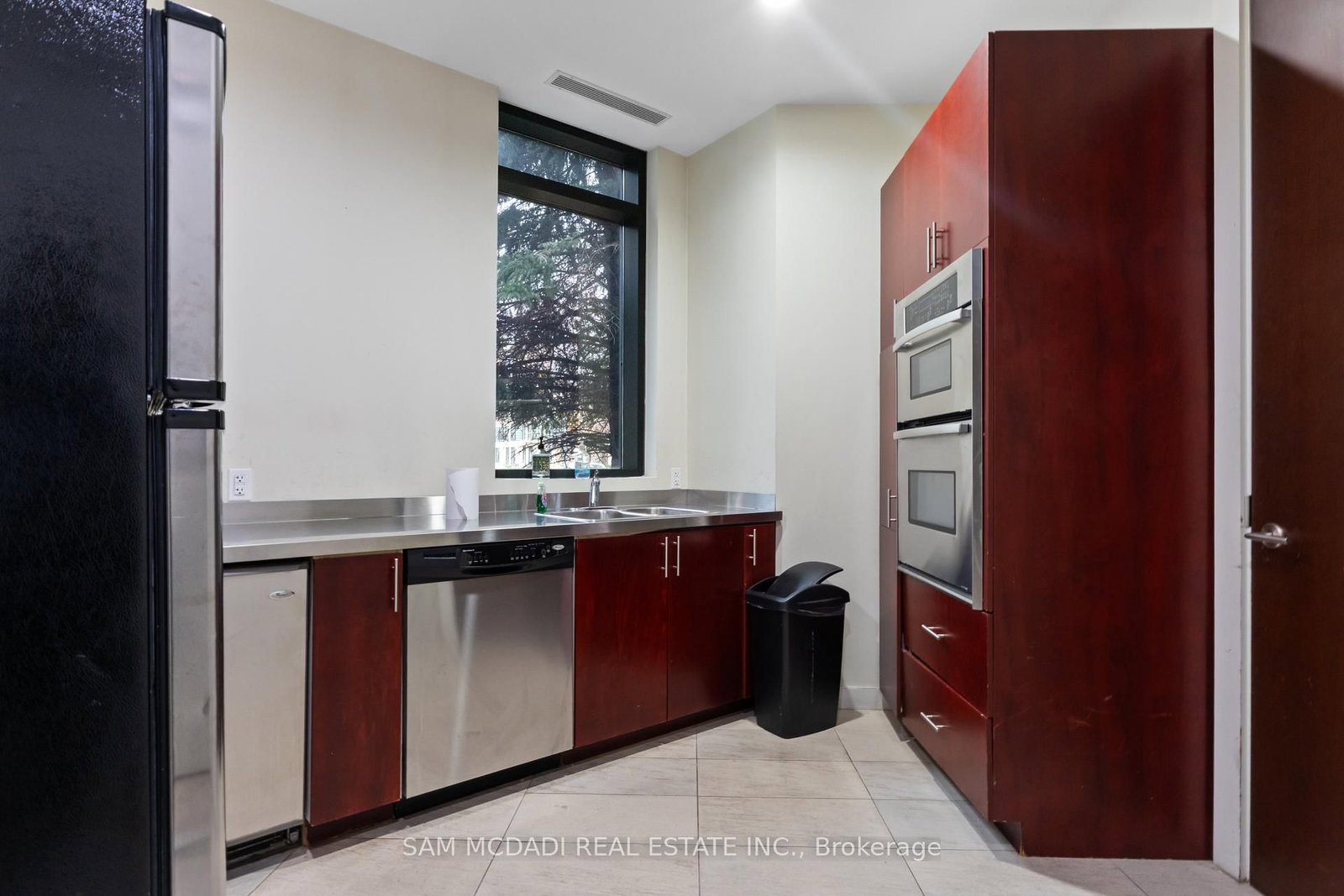 330 Burnhamthorpe Road, Unit 705 - Photo 23