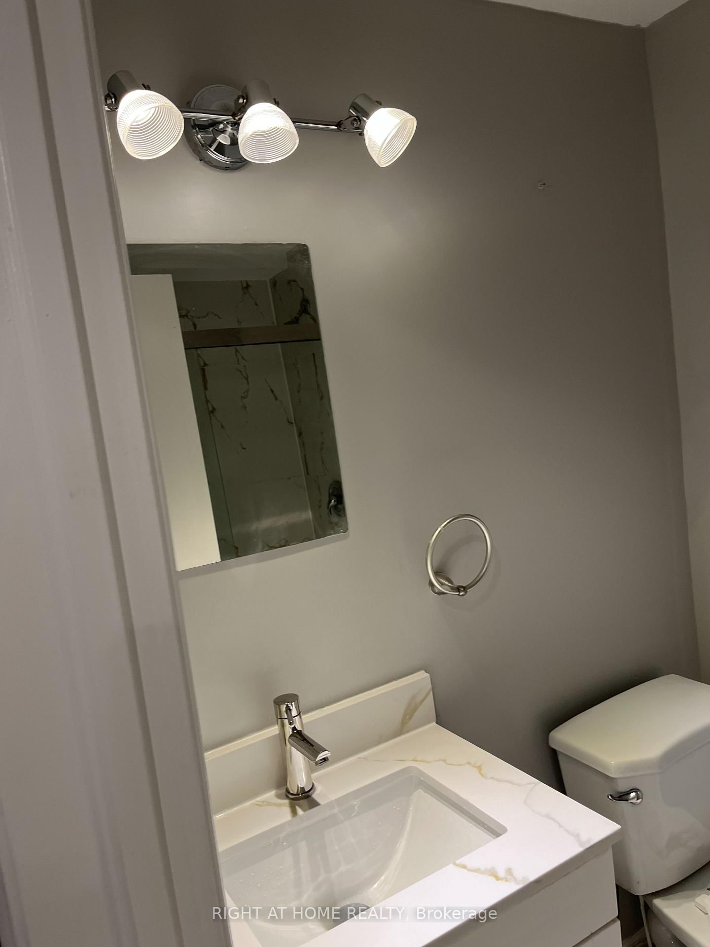 27 Dills Crescent E, Unit BASEMENT - Photo 7