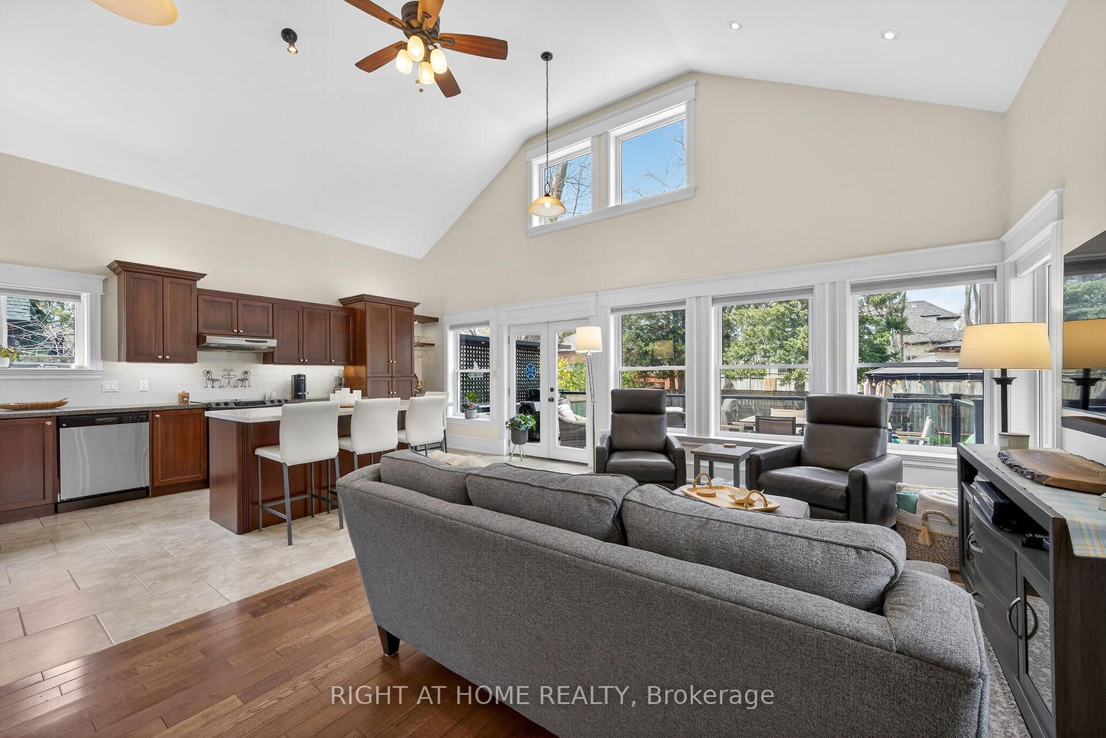 46 Bay Street - Photo 4