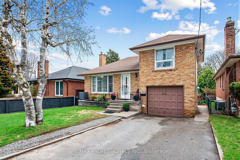 47 Claymore Dr, Toronto, M8Z 2S3 | Image 2