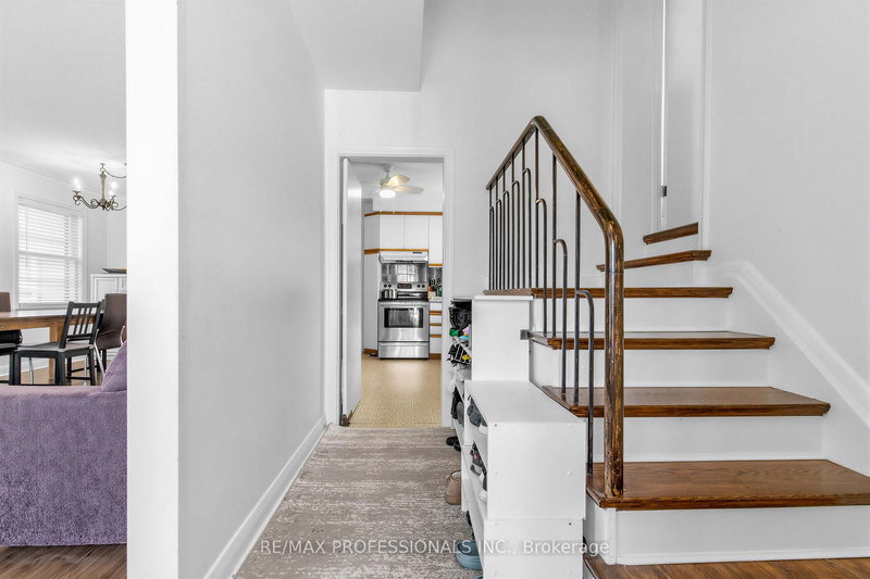 47 Claymore Dr, Toronto, M8Z 2S3 | Image 3