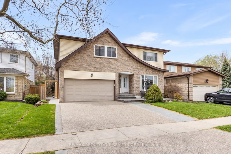 2474 Cavendish Dr, Burlington, L7P 3T8 | Image 2