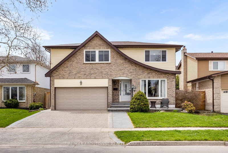 2474 Cavendish Dr, Burlington, L7P 3T8 | Image 3