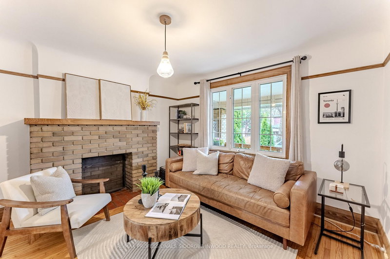 16 Howick Ave, Toronto, M6N 1M8 | Image 3