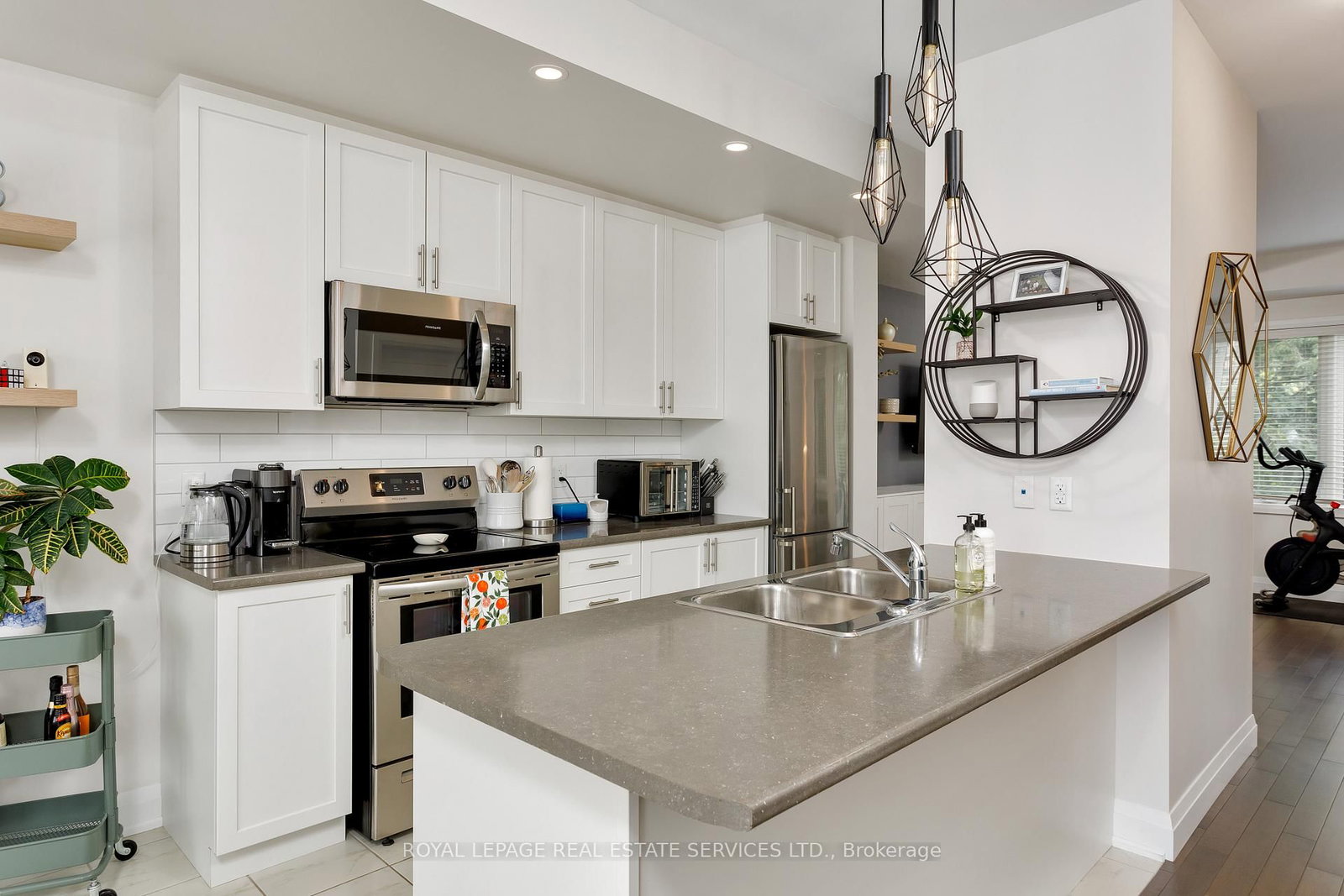 405 Plains Road E, Unit 22 - Photo 7