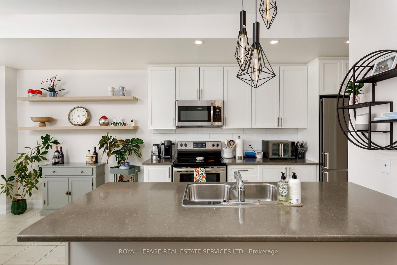 405 Plains Road E, Unit 22 - Photo 8
